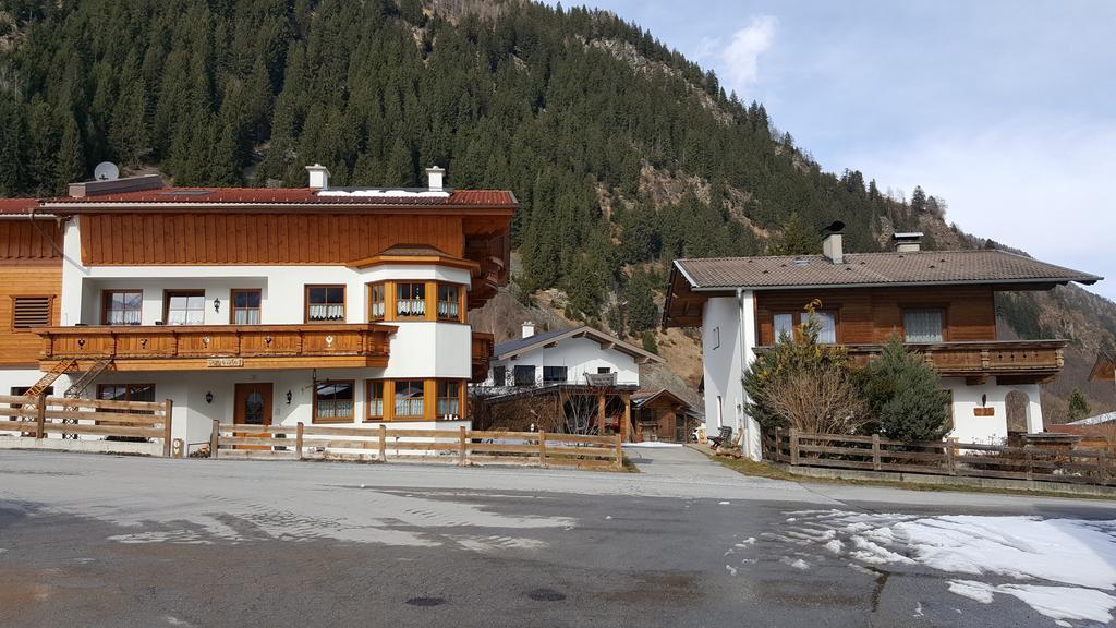 Saegehof Hotel Neustift im Stubaital Exterior photo