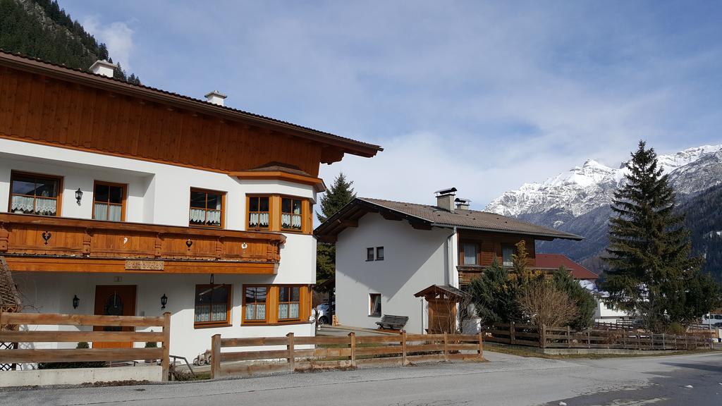 Saegehof Hotel Neustift im Stubaital Exterior photo